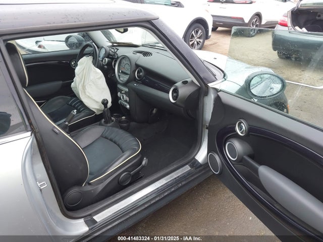 2007 MINI COOPER WMWMF33547TL67420 Photo 4