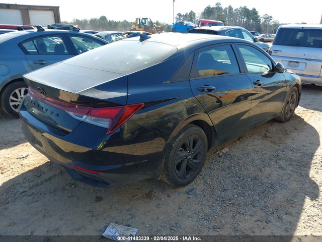 5NPLS4AG8NH086713 Hyundai ELANTRA SEL