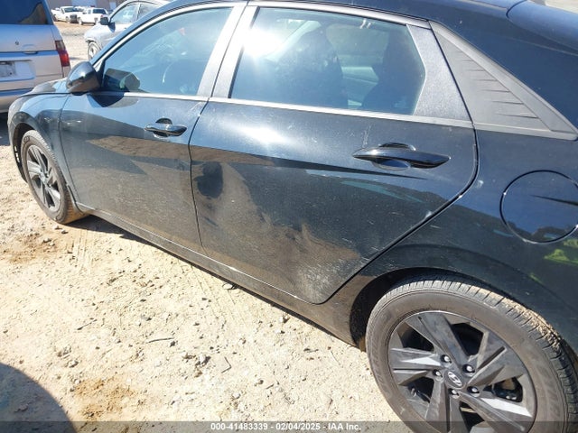5NPLS4AG8NH086713 Hyundai ELANTRA SEL