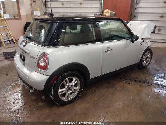 2012 MINI COOPER WMWSU3C56CT259100 Photo 3