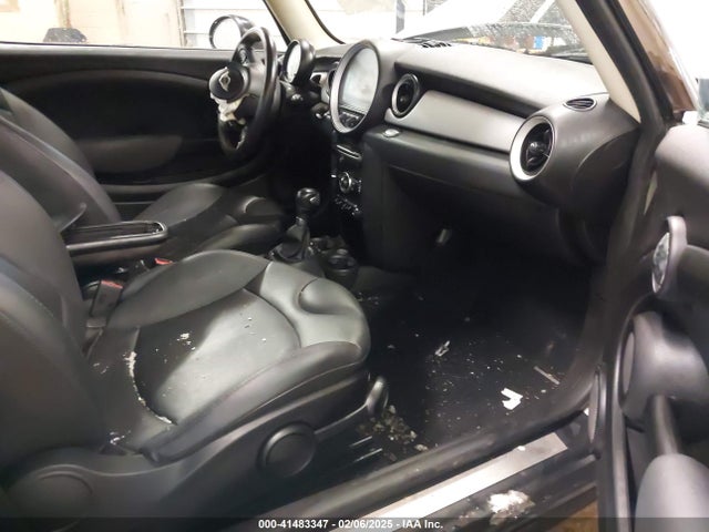 2012 MINI COOPER WMWSU3C56CT259100 Photo 4