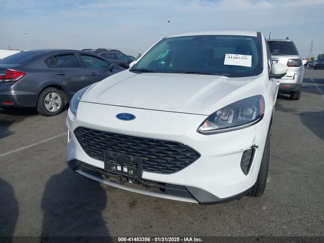 Ford ESCAPE SE 2020 1FMCU0G6XLUA82033 Image 2