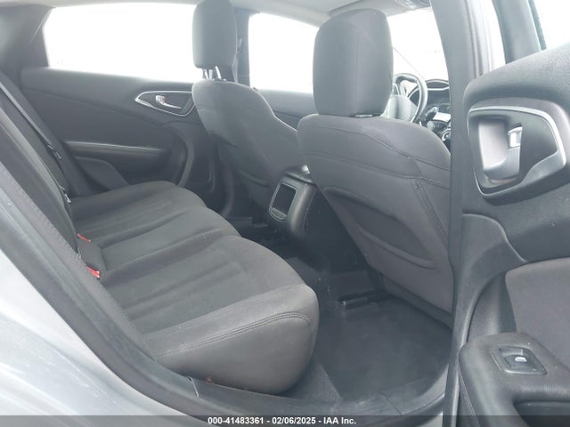 Chrysler 200 Limited 2015 1C3CCCABXFN538470 Image 8