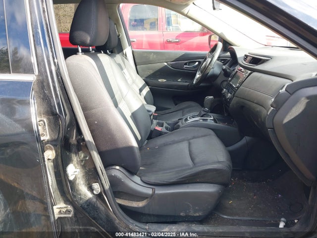 JN8AT2MV4JW305677 Nissan ROGUE SV