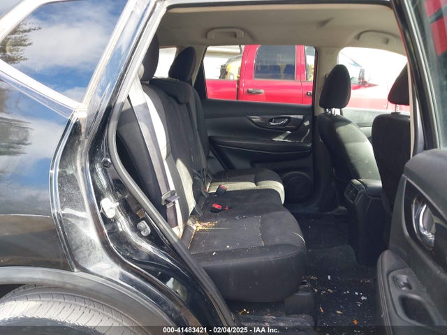 JN8AT2MV4JW305677 Nissan ROGUE SV