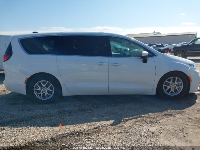 Chrysler Pacifica Touring L 2023 2C4RC1BG8PR624353 Image 13