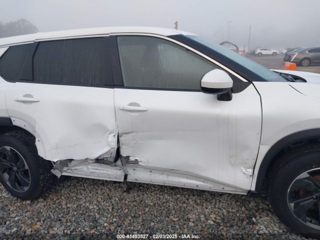 JN8BT3BA8RW355181 Nissan Rogue Sv Fwd