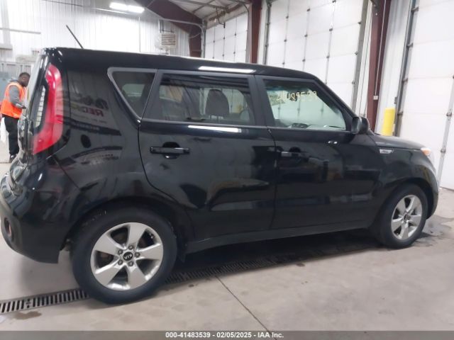 KNDJN2A2XH7411717 KIA Soul