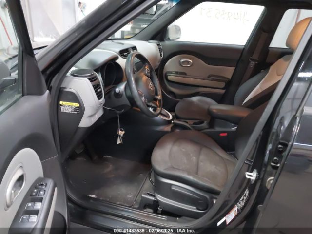 KNDJN2A2XH7411717 KIA Soul