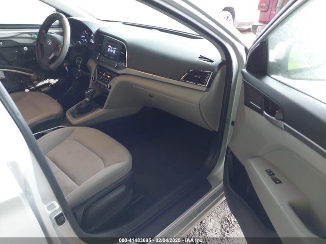 5NPD74LF1HH129979 Hyundai ELANTRA SE