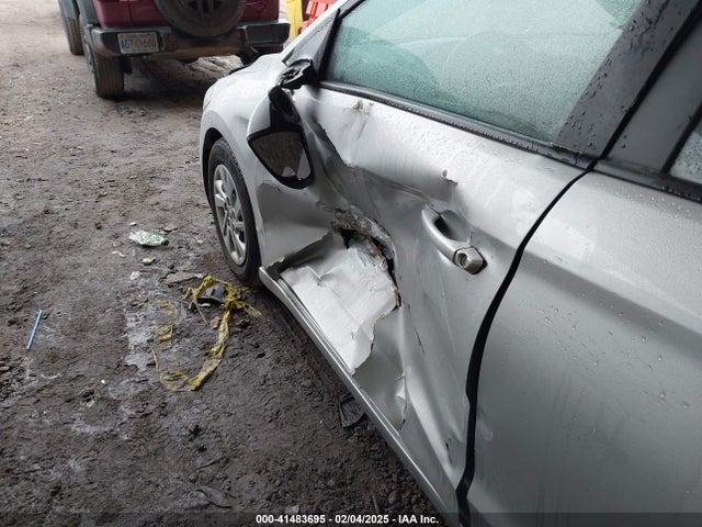 5NPD74LF1HH129979 Hyundai ELANTRA SE