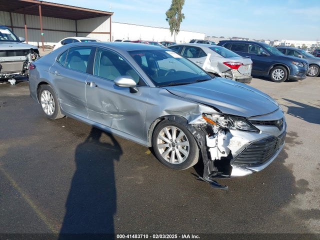 Toyota CAMRY LE 2020 4T1C11AK5LU952968 Image 1