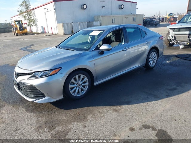 Toyota CAMRY LE 2020 4T1C11AK5LU952968 Image 2