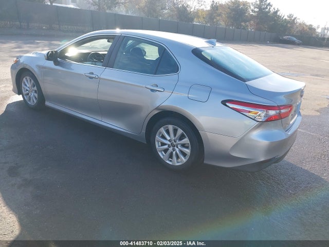 Toyota CAMRY LE 2020 4T1C11AK5LU952968 Image 3