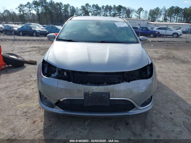 2C4RC1BG9JR290695 Chrysler Pacifica Touring L