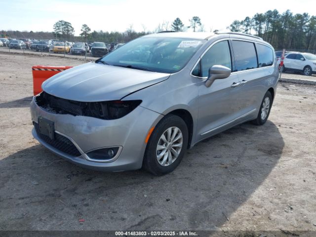 2C4RC1BG9JR290695 Chrysler Pacifica Touring L