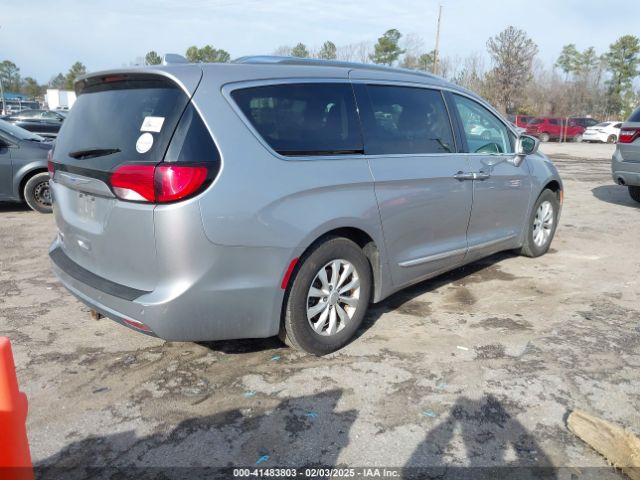 2C4RC1BG9JR290695 Chrysler Pacifica Touring L