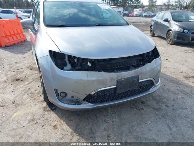 2C4RC1BG9JR290695 Chrysler Pacifica Touring L