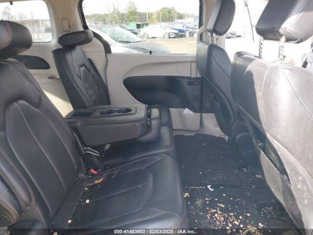2C4RC1BG9JR290695 Chrysler Pacifica Touring L