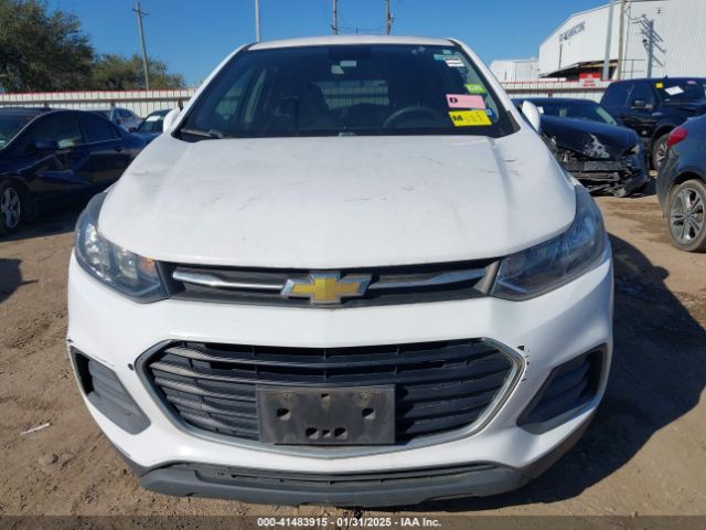 3GNCJKSB4KL279244 Chevrolet TRAX LS