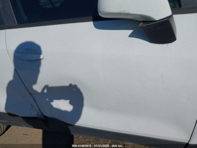 3GNCJKSB4KL279244 Chevrolet TRAX LS