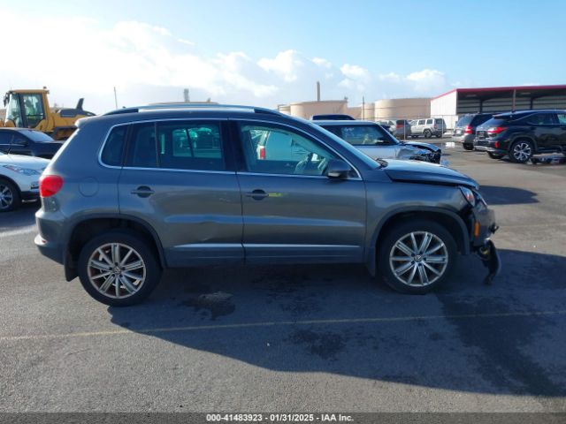 WVGBV3AX0EW542190 Volkswagen TIGUAN SE