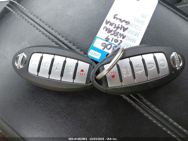 1N4BL4FV4KC107201 Nissan Altima 2.5 Platinum