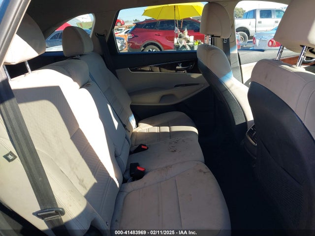 5XYPG4A54HG311769 KIA Sorento 3.3l Lx