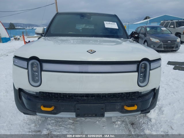 Rivian R1s Adventure 2023 7PDSGABA9PN015327 Image 13