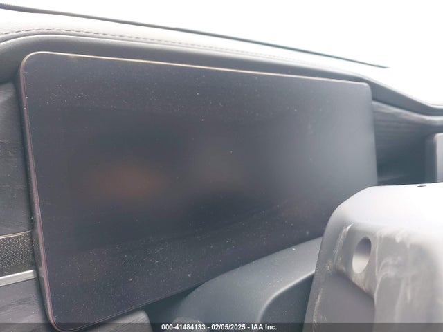 Rivian R1s Adventure 2023 7PDSGABA9PN015327 Image 16