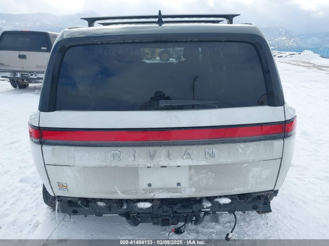 Rivian R1s Adventure 2023 7PDSGABA9PN015327 Image 17