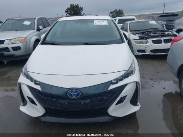 JTDKAMFP2N3208503 Toyota Prius Prime Le