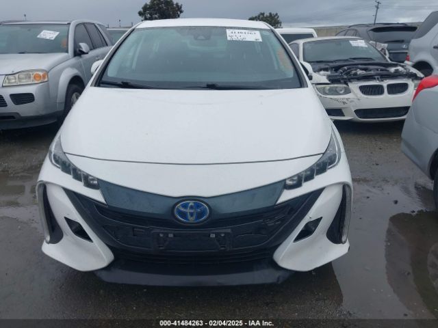 JTDKAMFP2N3208503 Toyota Prius Prime Le