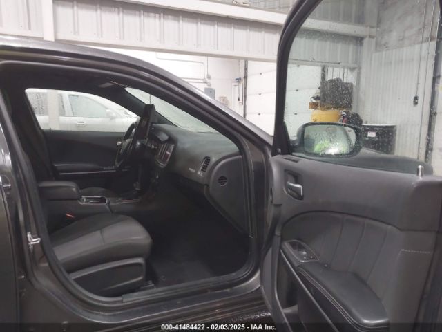 2C3CDXJG7KH653952 Dodge Charger Sxt Awd
