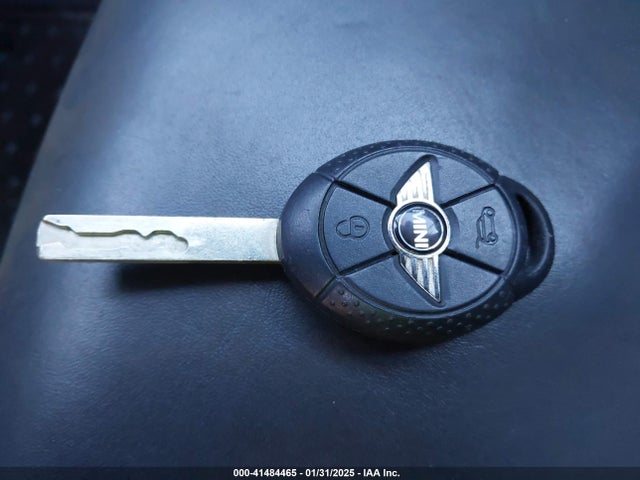 2006 MINI COOPER S WMWRH33576TJ43024 Photo 10