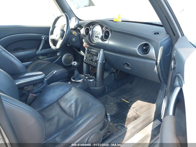 2006 MINI COOPER S WMWRH33576TJ43024 Photo 4