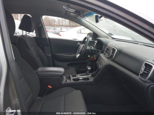 KNDPMCAC7J7393243 KIA Sportage Lx
