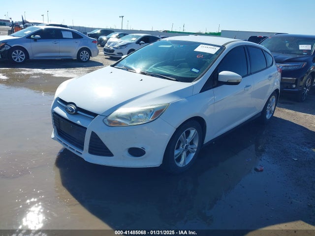 Ford FOCUS SE 2014 1FADP3K29EL336075 Image 2