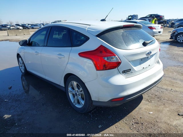 Ford FOCUS SE 2014 1FADP3K29EL336075 Image 3
