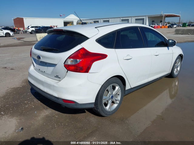 Ford FOCUS SE 2014 1FADP3K29EL336075 Image 4