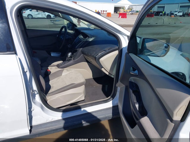 Ford FOCUS SE 2014 1FADP3K29EL336075 Image 5