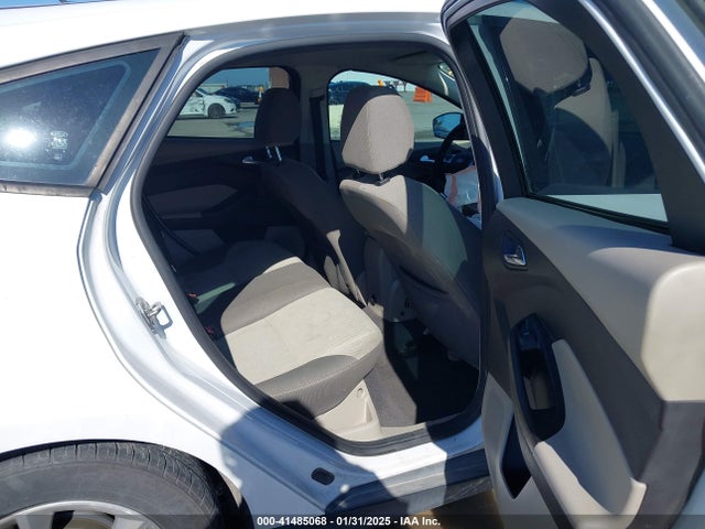 Ford FOCUS SE 2014 1FADP3K29EL336075 Image 8