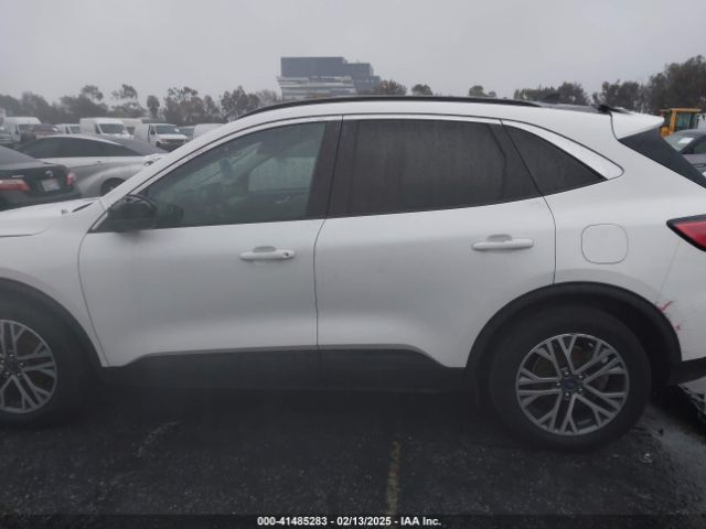 1FMCU0CZ8MUB03799 Ford Escape Sel Hybrid