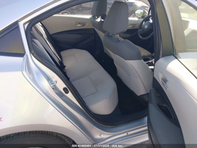 JTDEPMAE1MJ187249 Toyota COROLLA LE