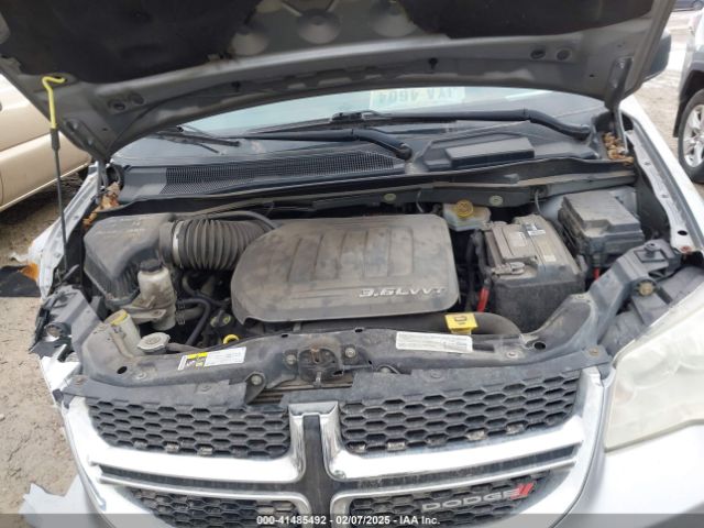 2C4RDGBG6ER380201 Dodge Grand Caravan Se