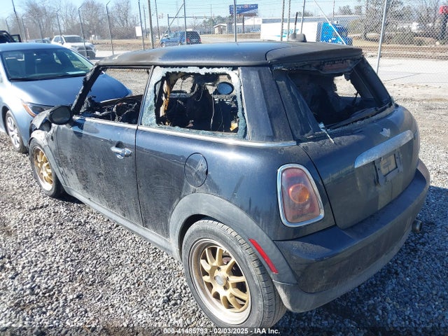 2008 MINI COOPER WMWMF33508TU64051 Photo 2