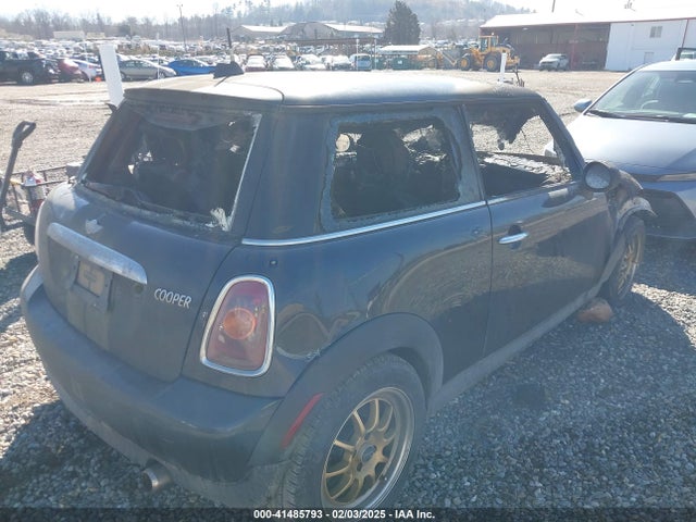 2008 MINI COOPER WMWMF33508TU64051 Photo 3