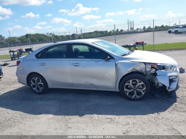 3KPF24AD3ME344920 KIA Forte Lxs