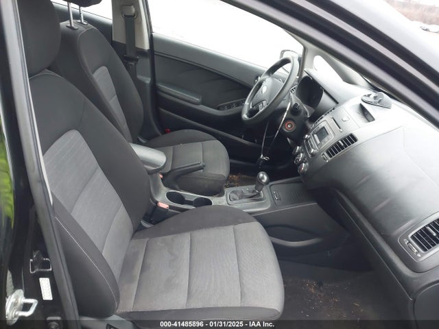 KIA Forte 5-door Lx 2016 KNAFK5A81G5606018 Image 5