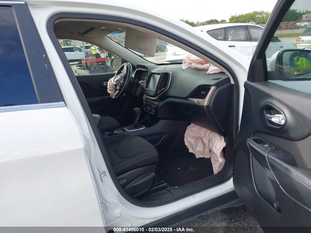Jeep Cherokee Latitude 2016 1C4PJLCB3GW135247 Image 5